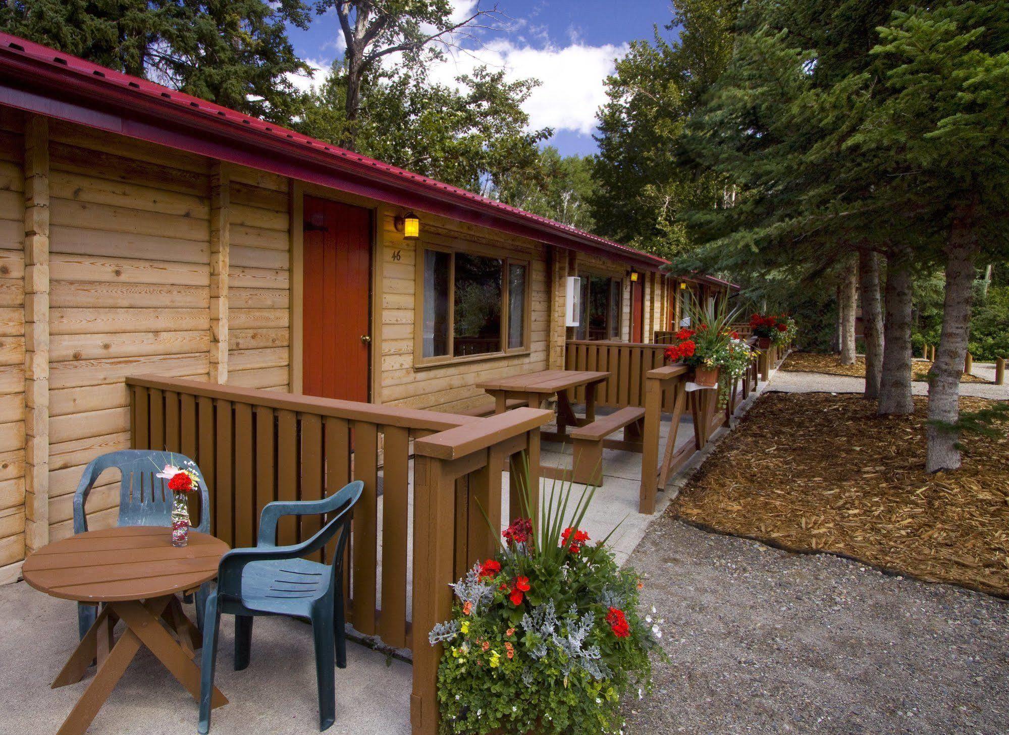 Miette Mountain Cabins Jasper Exterior photo