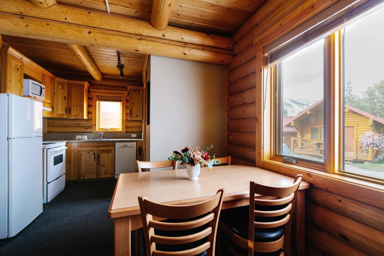 Miette Mountain Cabins Jasper Exterior photo